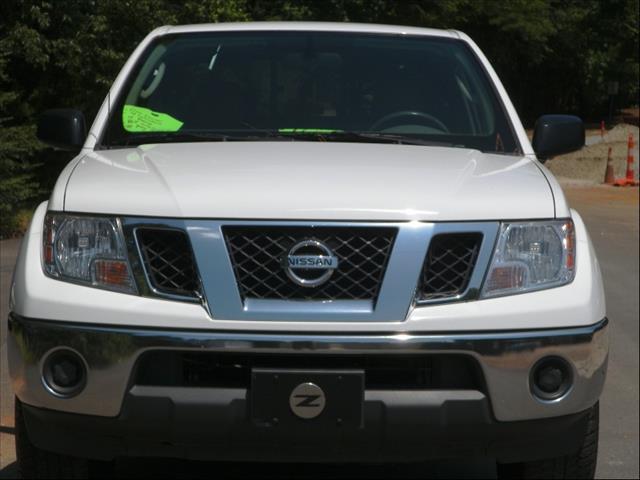 Nissan Frontier 2010 photo 1