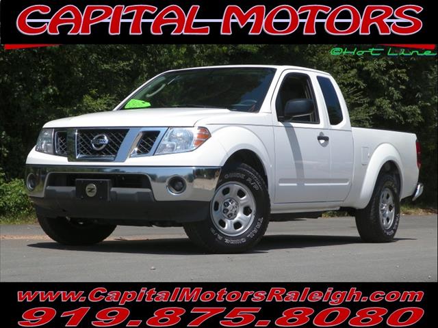 Nissan Frontier 2010 photo 2