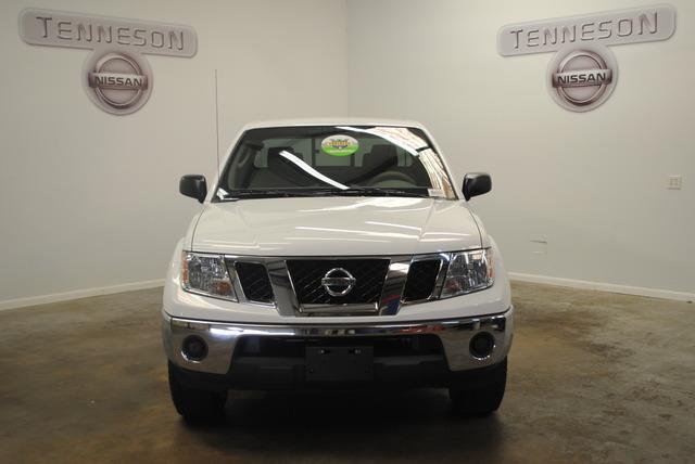 Nissan Frontier 2011 photo 19