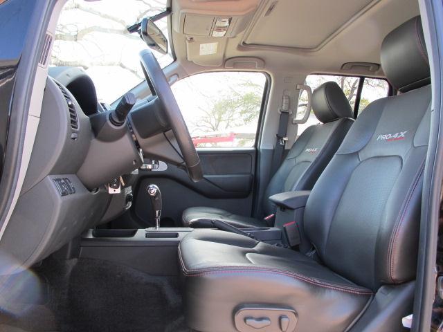 Nissan Frontier 2011 photo 5