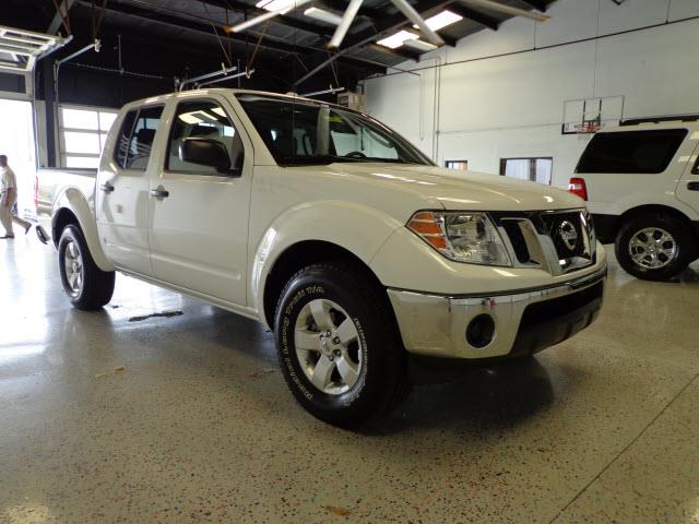 Nissan Frontier 2011 photo 1