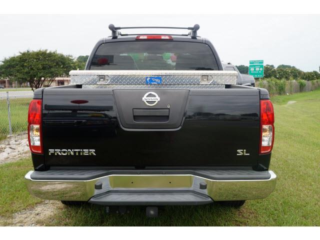 Nissan Frontier 2011 photo 4