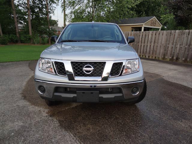 Nissan Frontier 2011 photo 4