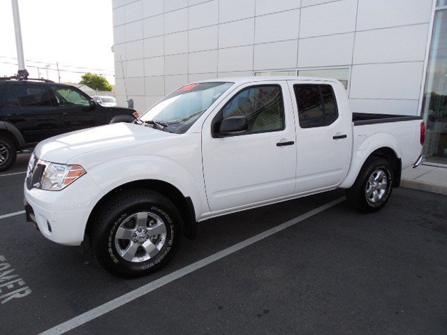 Nissan Frontier 2012 photo 3