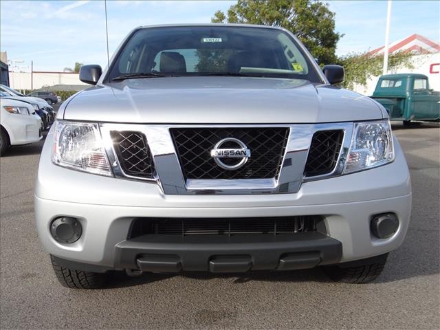 Nissan Frontier 2012 photo 4