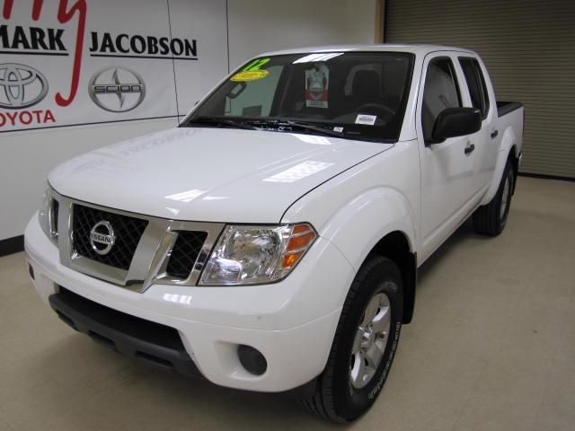 Nissan Frontier 2012 photo 3