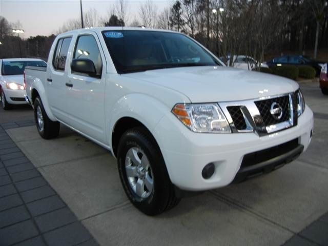 Nissan Frontier 2012 photo 1