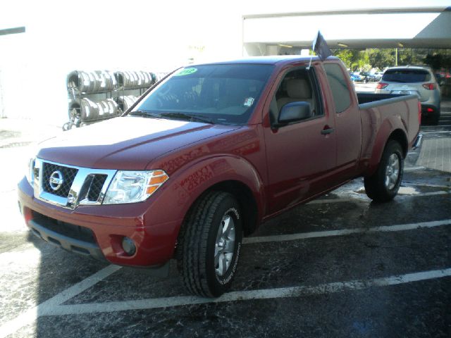 Nissan Frontier 2012 photo 2