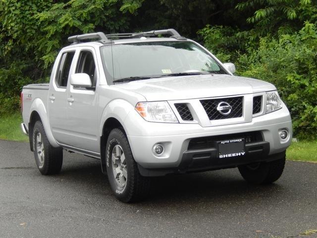 Nissan Frontier 2012 photo 1