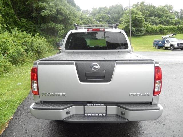 Nissan Frontier 2012 photo 3