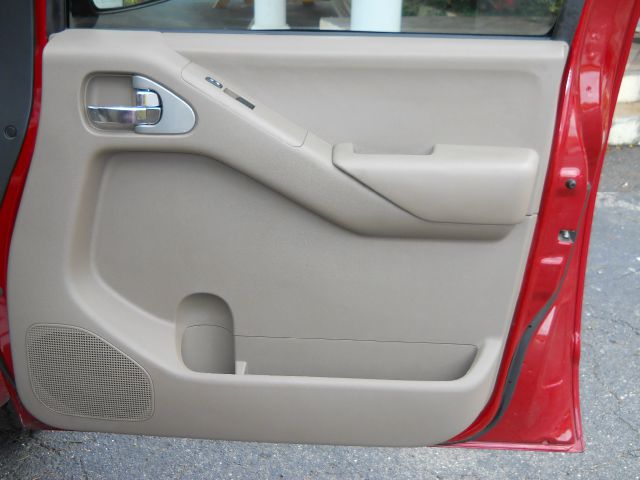 Nissan Frontier 2012 photo 24