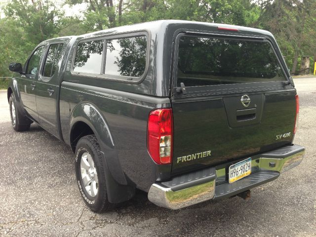 Nissan Frontier 2012 photo 1