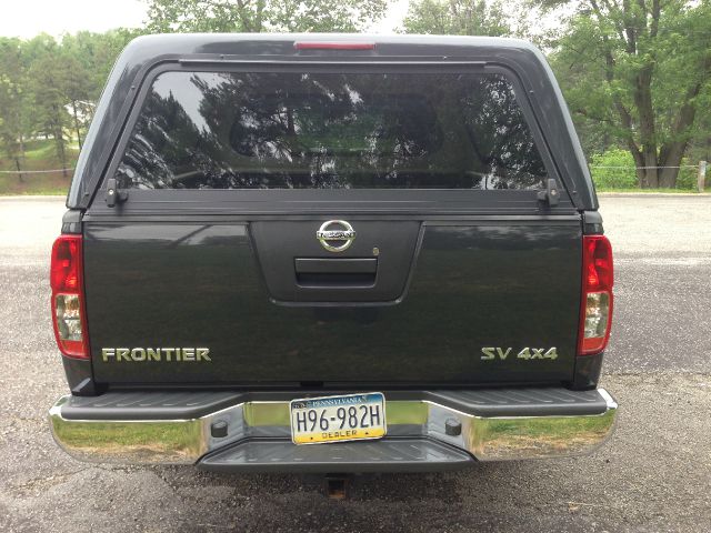 Nissan Frontier 2012 photo 3