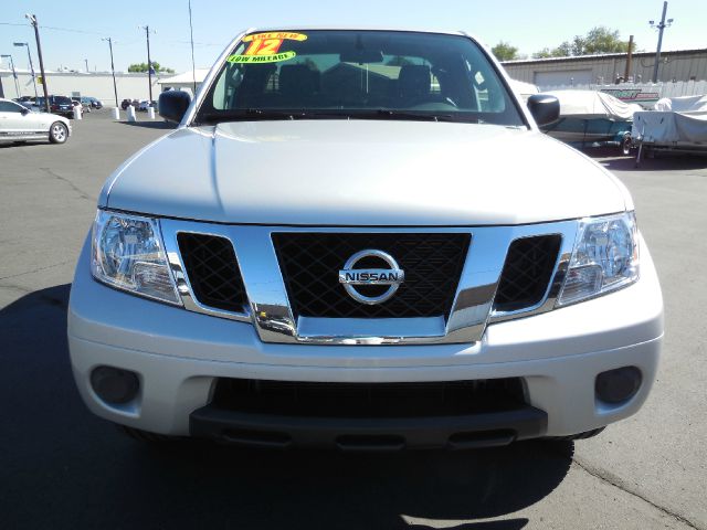 Nissan Frontier 2012 photo 4