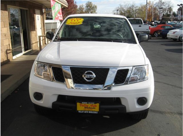 Nissan Frontier 2012 photo 1