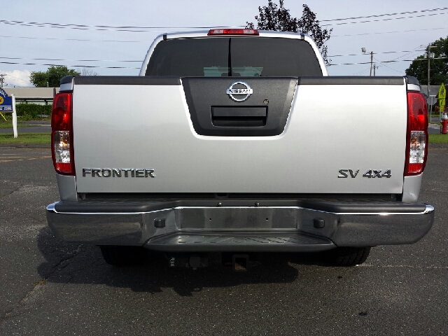 Nissan Frontier 2012 photo 4