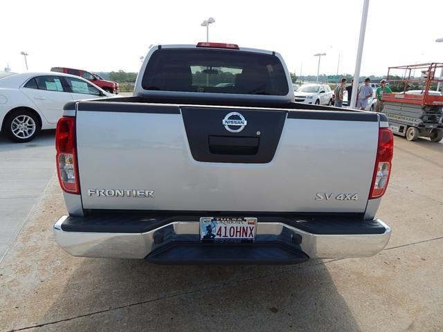 Nissan Frontier 2012 photo 2