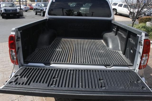 Nissan Frontier 2012 photo 2