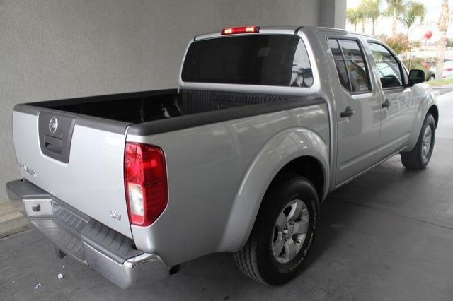 Nissan Frontier 2012 photo 2