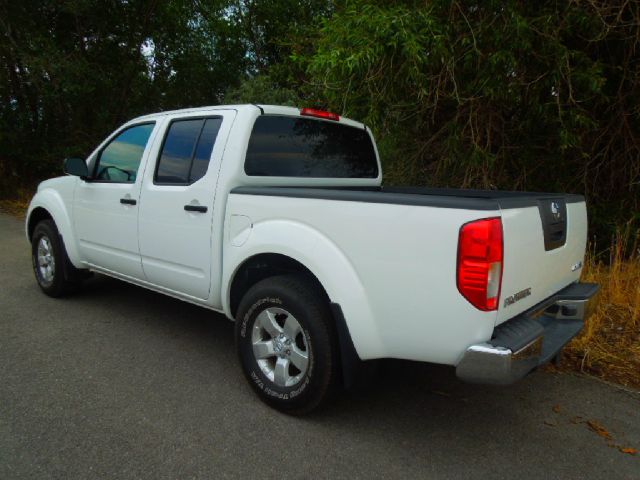 Nissan Frontier 2012 photo 3