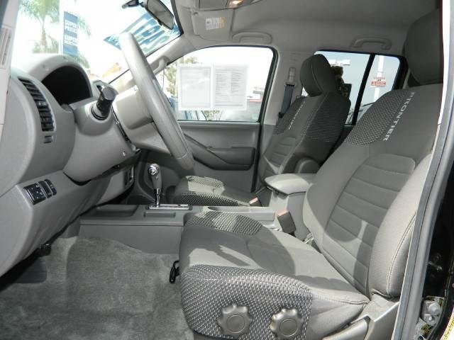 Nissan Frontier 2012 photo 4