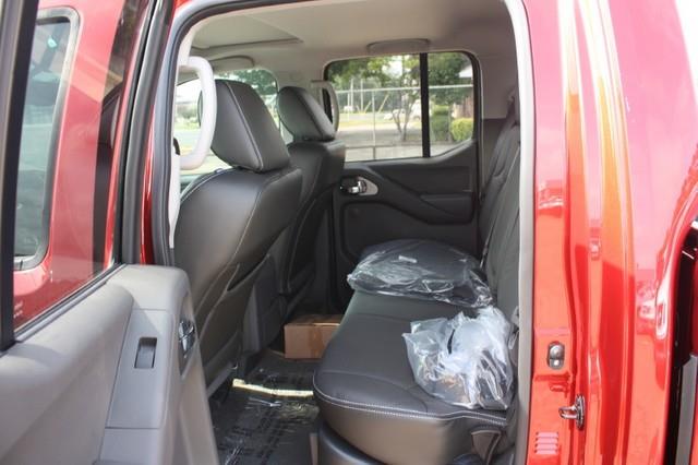 Nissan Frontier 2013 photo 3