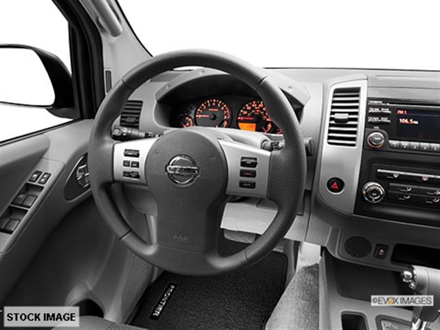 Nissan Frontier 2013 photo 3