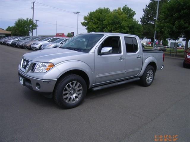 Nissan Frontier 2013 photo 1