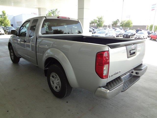 Nissan Frontier 2013 photo 3