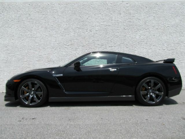 Nissan GT-R 2009 photo 3