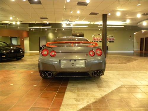 Nissan GT-R 2009 photo 5