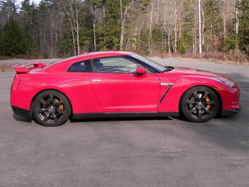 Nissan GT-R 2010 photo 5