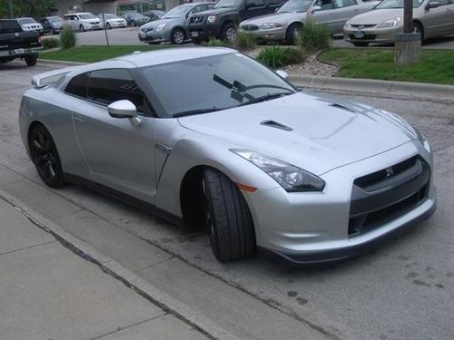 Nissan GT-R 2010 photo 4