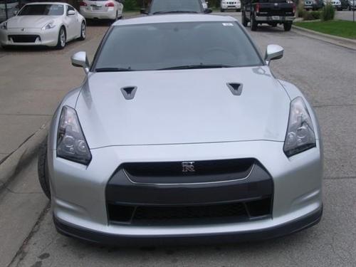 Nissan GT-R 2010 photo 5