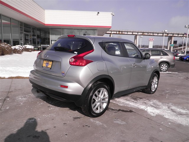 Nissan Juke 2011 photo 2