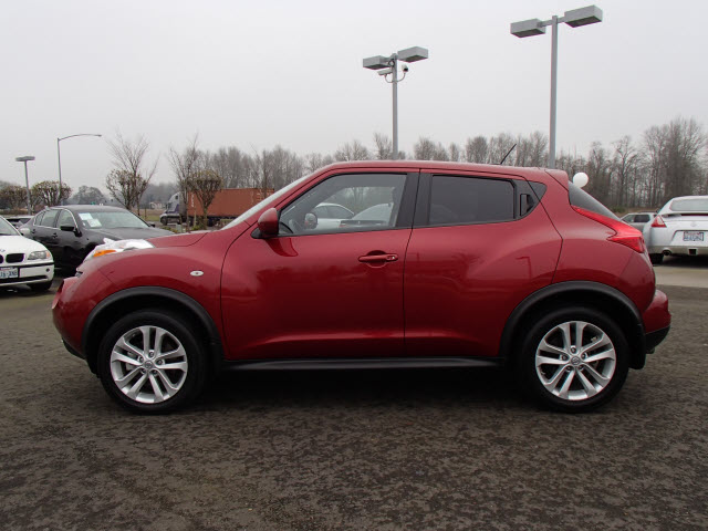 Nissan Juke 2011 photo 2