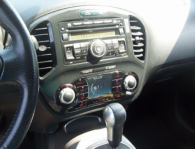 Nissan Juke 2011 photo 2