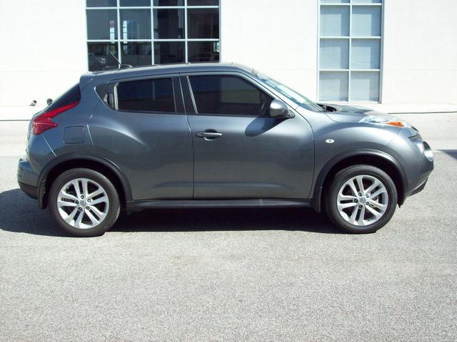 Nissan Juke 2011 photo 2