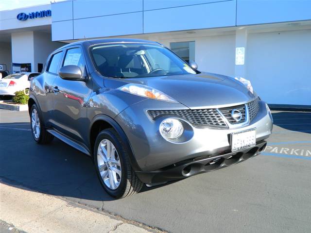 Nissan Juke 2011 photo 2