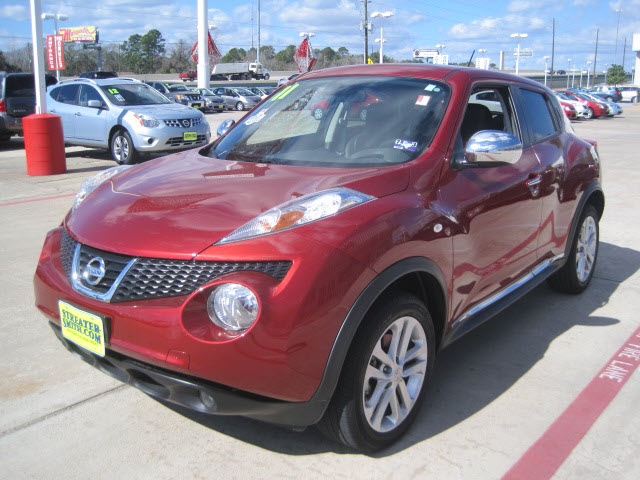 Nissan Juke 2011 photo 2