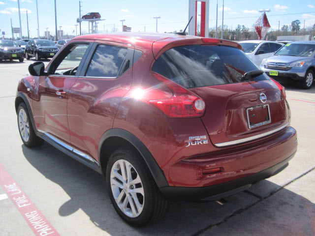 Nissan Juke 2011 photo 4