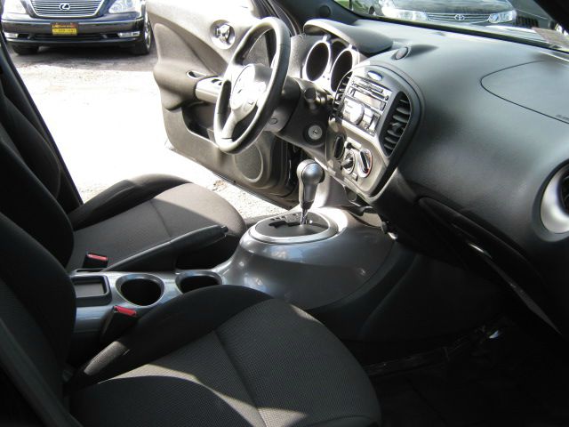 Nissan Juke 2011 photo 18