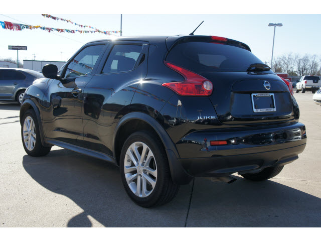 Nissan Juke 2011 photo 1