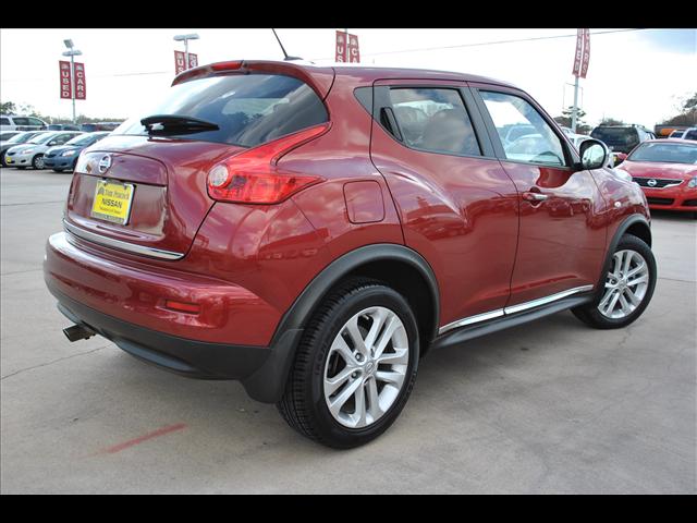 Nissan Juke 2011 photo 1