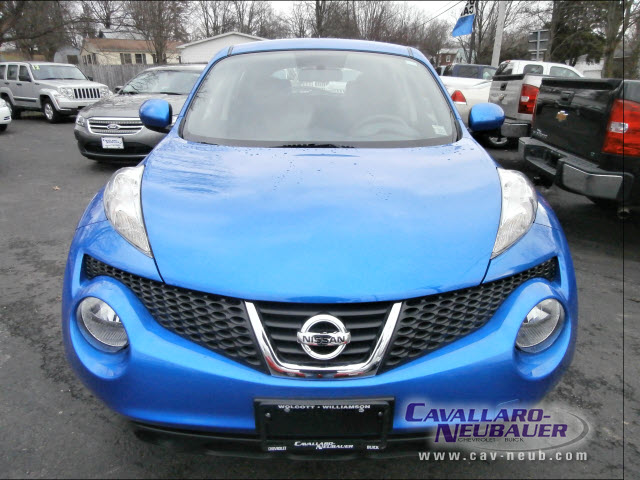 Nissan Juke 2011 photo 2