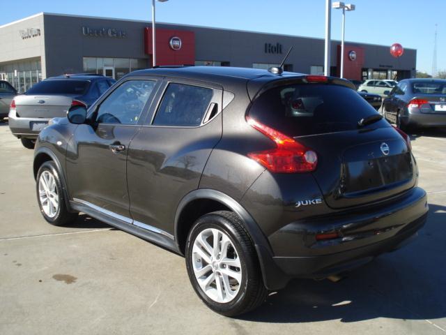 Nissan Juke 2011 photo 2