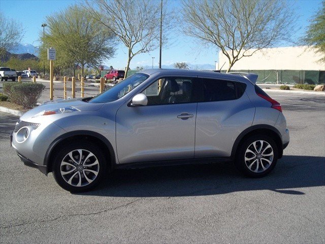 Nissan Juke 2011 photo 2