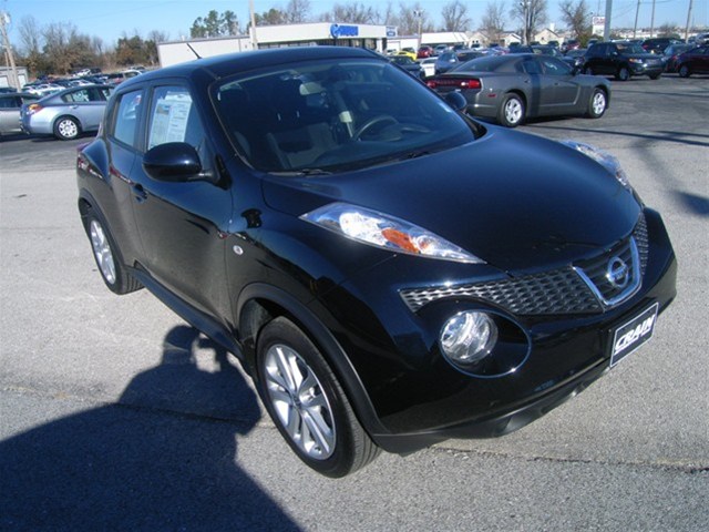 Nissan Juke 2011 photo 2