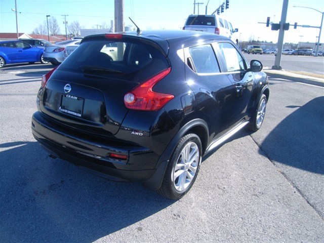 Nissan Juke 2011 photo 4