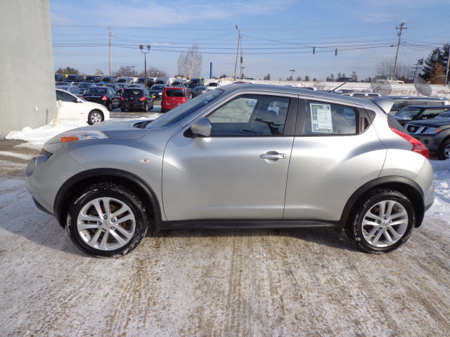 Nissan Juke 2011 photo 2